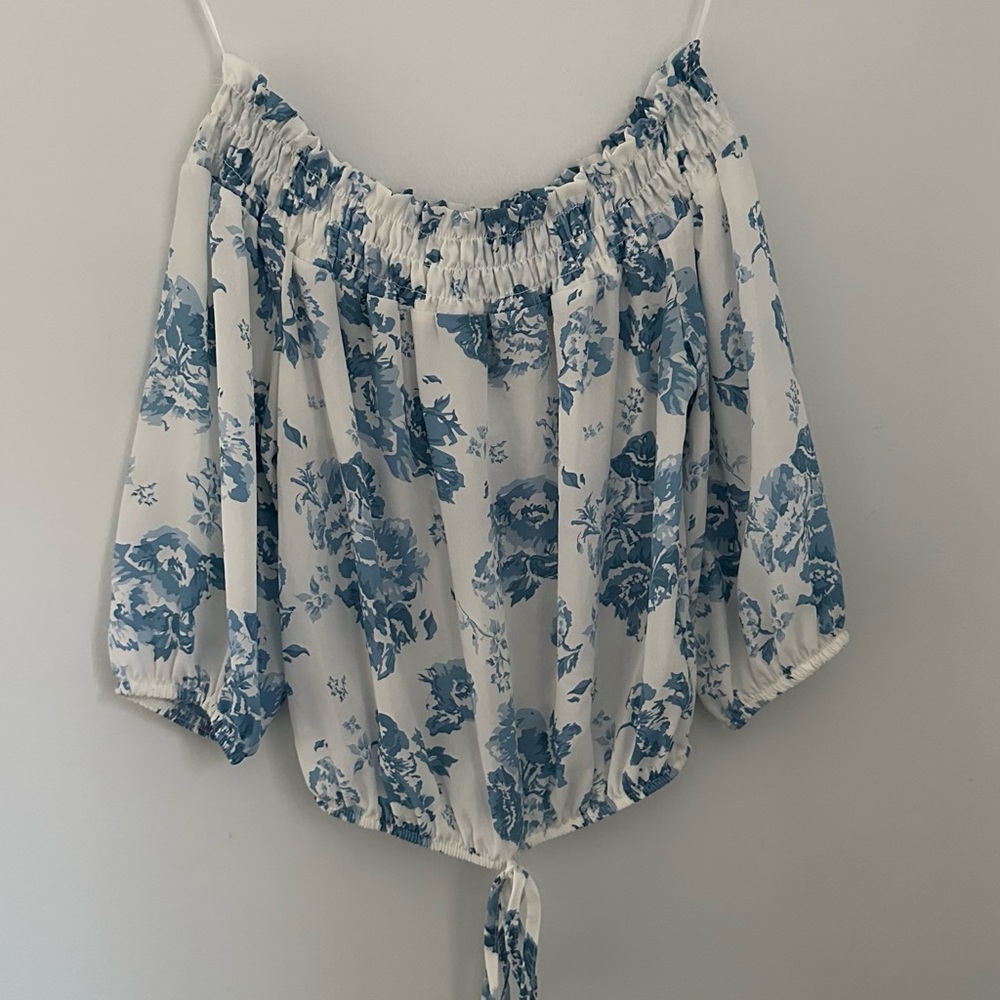 Streetwear Society Off-Shoulder Floral Top